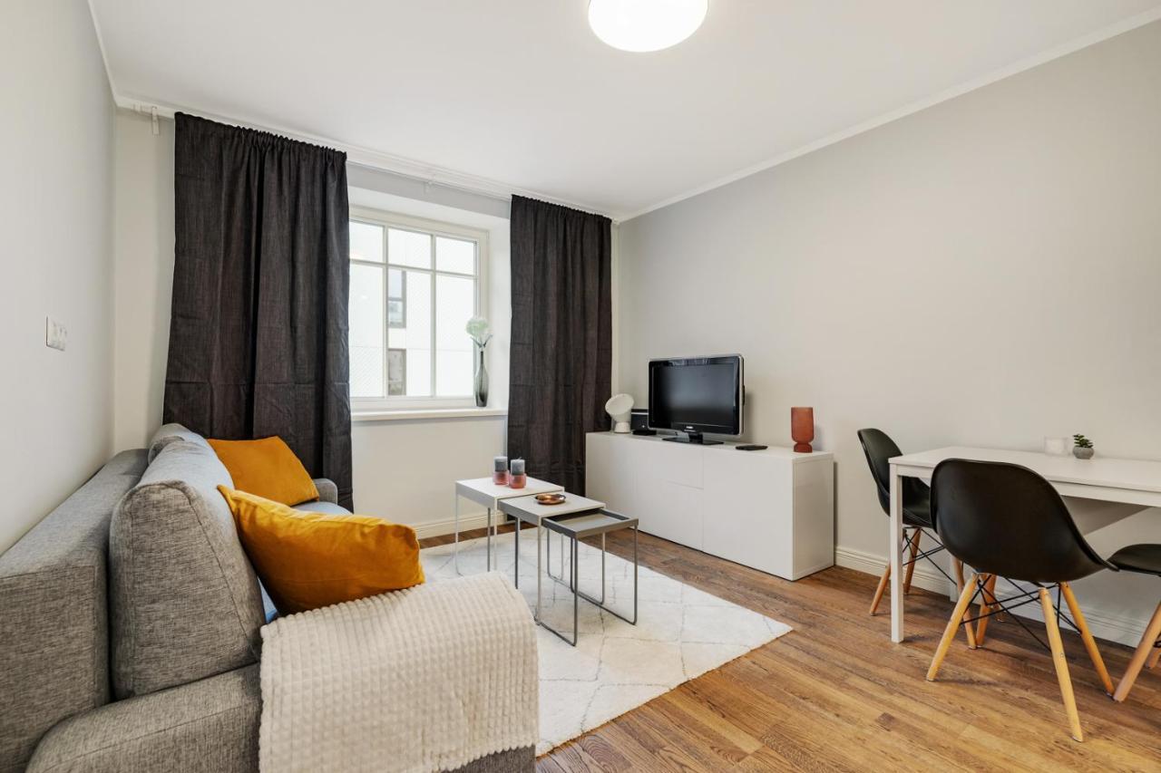 Charming 1Br In Superb Location, Free Parking & Wi-Fi Apartment Tallinn Exterior photo